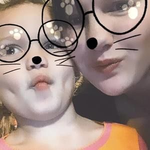 Meet your Posher, Courtney